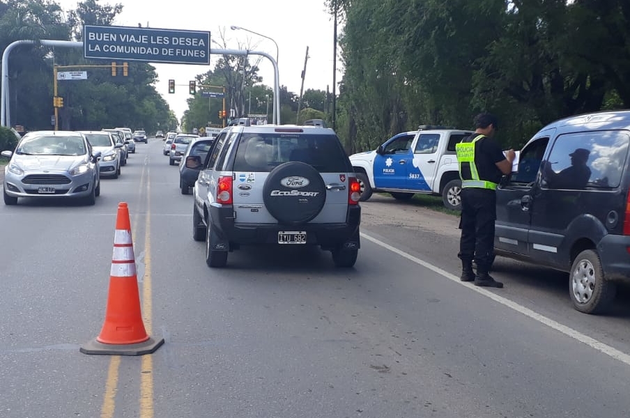 Arremetió un control vehicular, se peleó con un funcionario y terminó preso